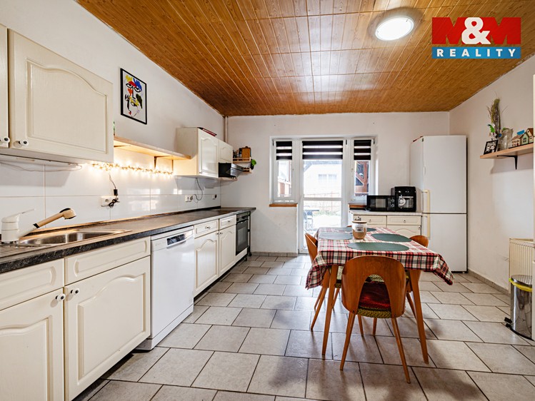 Prodej rodinného domu 120 m², pozemek 318 m² - foto 2