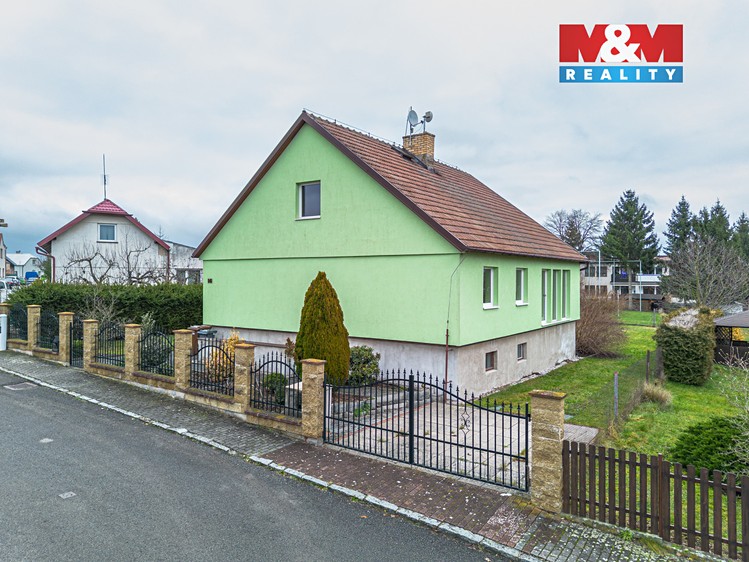Prodej rodinného domu 210 m², pozemek 761 m² - foto 4