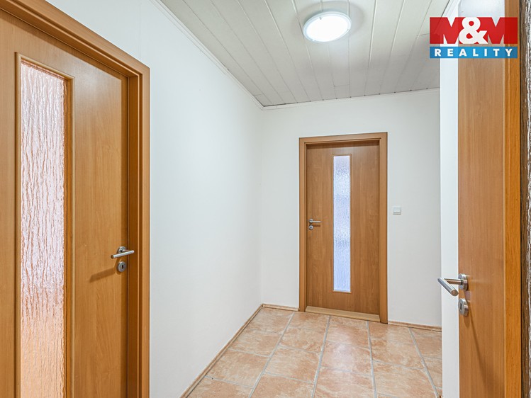 Prodej rodinného domu 210 m², pozemek 761 m² - foto 7
