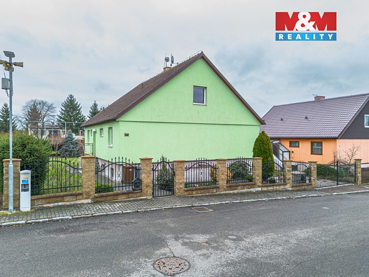 Prodej rodinného domu 210 m², pozemek 761 m² - foto 8