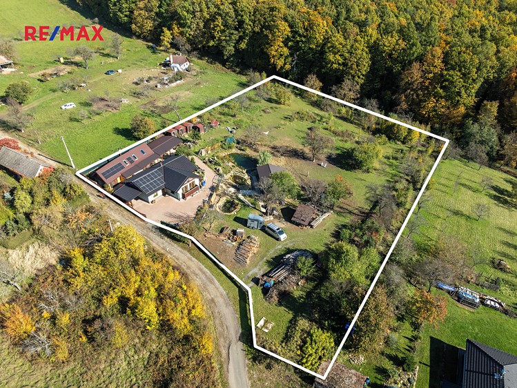 Prodej rodinného domu 120 m², pozemek 8 769 m² - foto 1