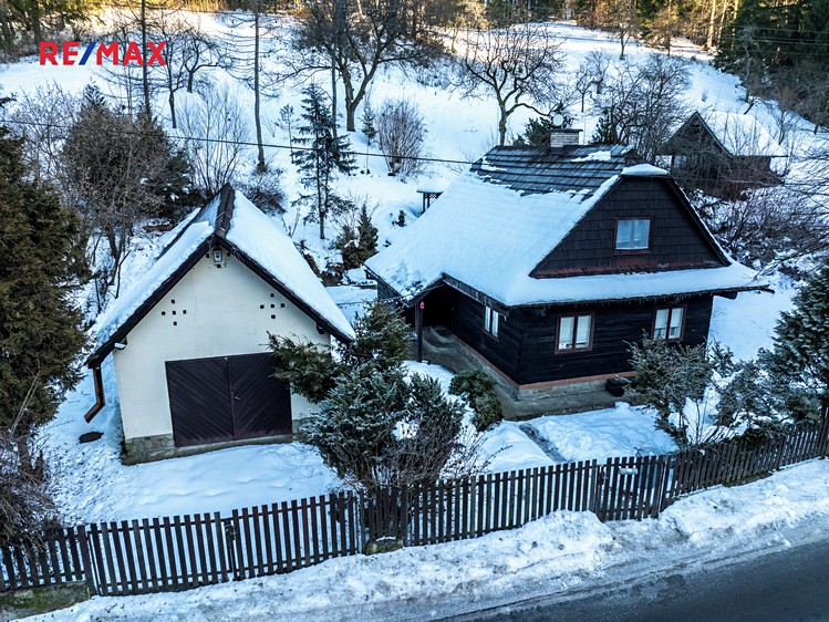 Prodej rodinného domu 600 m², pozemek 24 773 m² - foto 2
