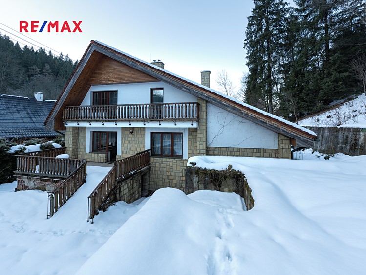 Prodej rodinného domu 600 m², pozemek 24 773 m² - foto 1