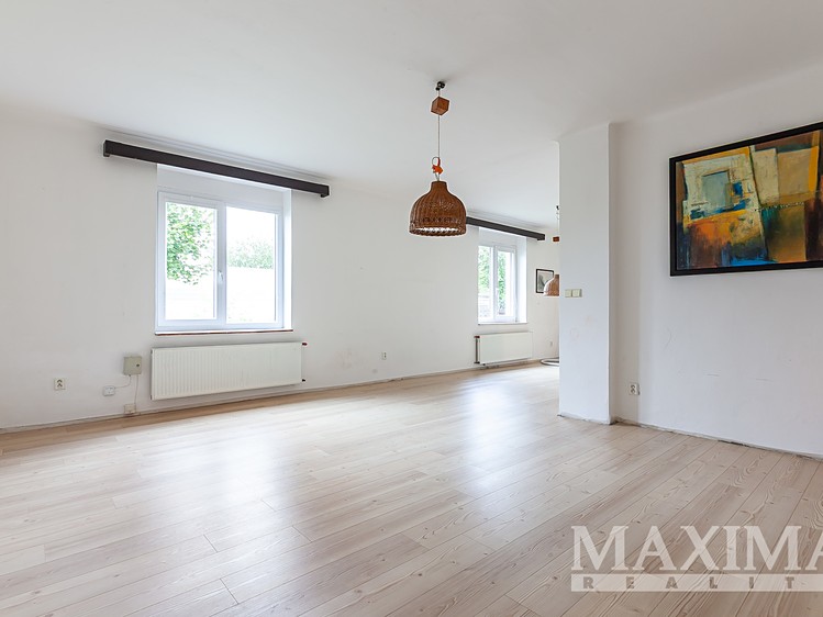 Prodej rodinného domu 230 m², pozemek 654 m² - foto 3