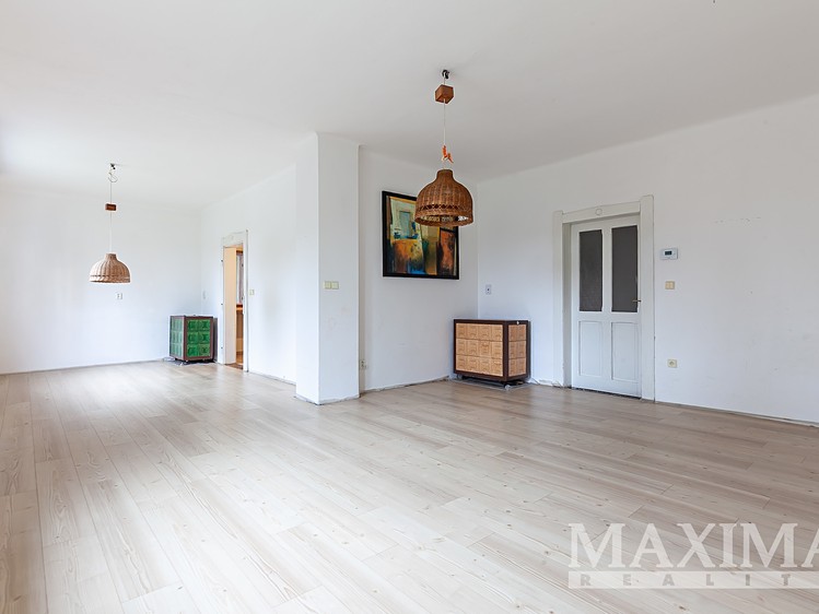 Prodej rodinného domu 230 m², pozemek 654 m² - foto 4