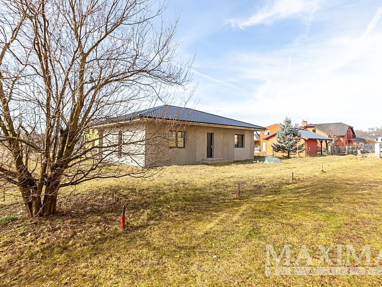 Prodej rodinného domu 101 m², pozemek 903 m² - foto 2