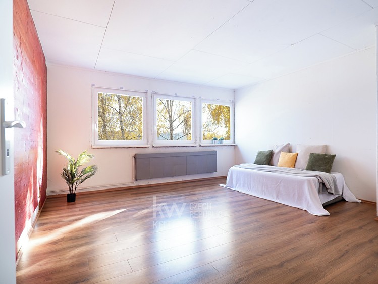 Prodej rodinného domu 166 m², pozemek 81 m² - foto 2