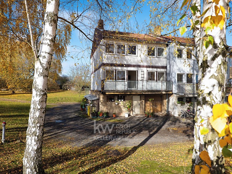 Prodej rodinného domu 166 m², pozemek 81 m² - foto 1