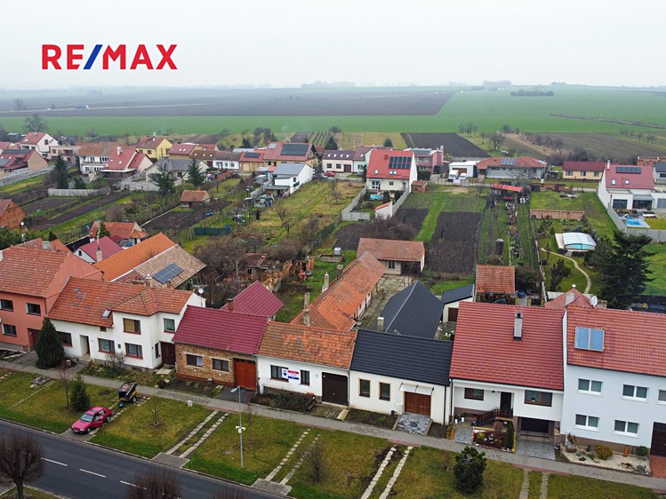 Prodej rodinného domu 215 m², pozemek 1 121 m² - foto 4