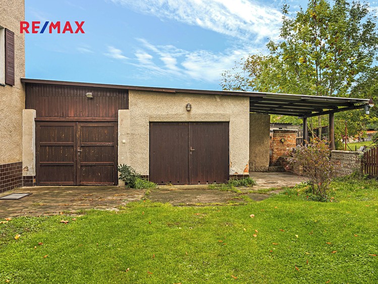 Prodej rodinného domu 307 m², pozemek 698 m² - foto 5