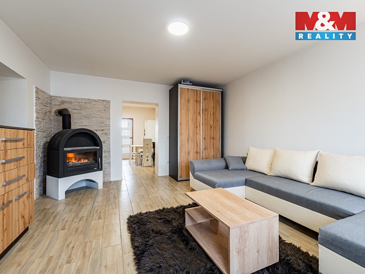Prodej rodinného domu 96 m², pozemek 1 055 m² - foto 2