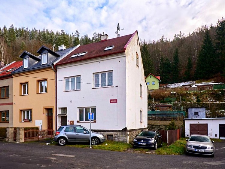 Dražba rodinného domu 135 m², pozemek 246 m² - foto 1