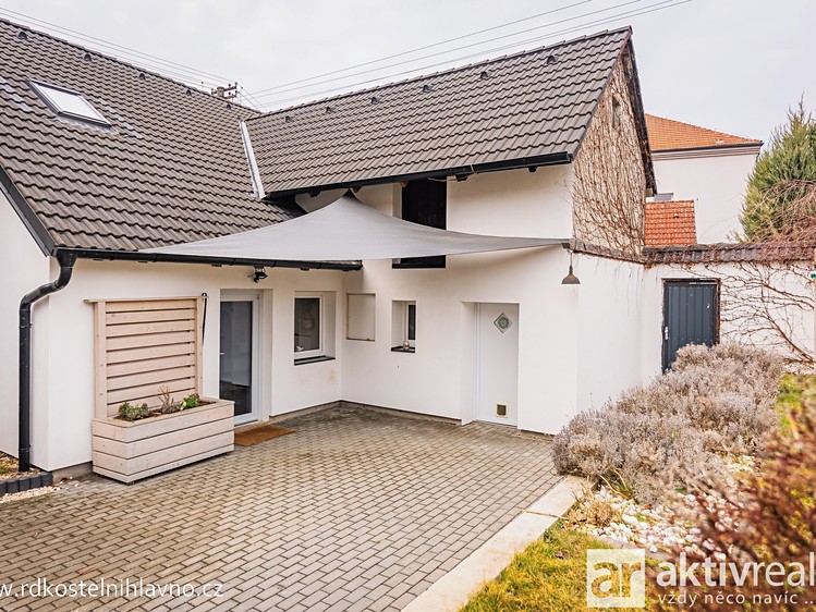 Prodej rodinného domu 192 m², pozemek 486 m² - foto 1