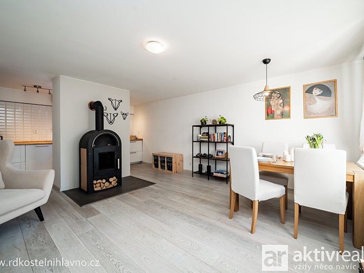 Prodej rodinného domu 192 m², pozemek 486 m² - foto 6
