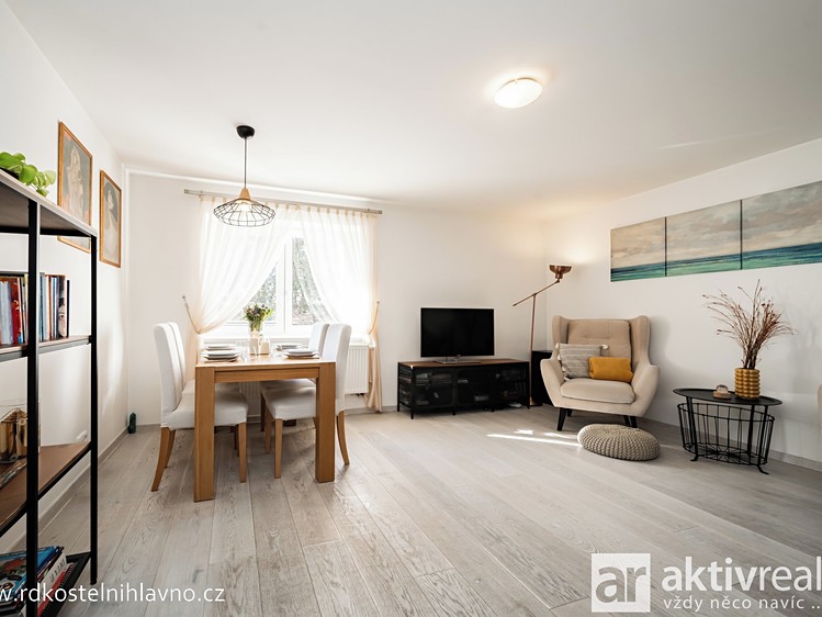 Prodej rodinného domu 192 m², pozemek 486 m² - foto 5
