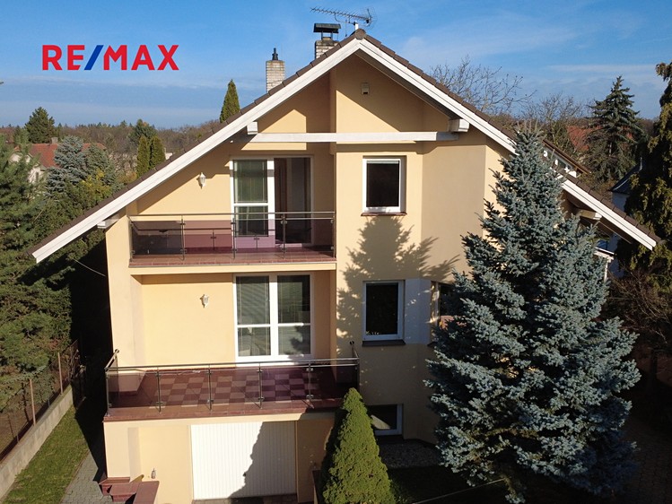 Prodej rodinného domu 266 m², pozemek 600 m² - foto 1