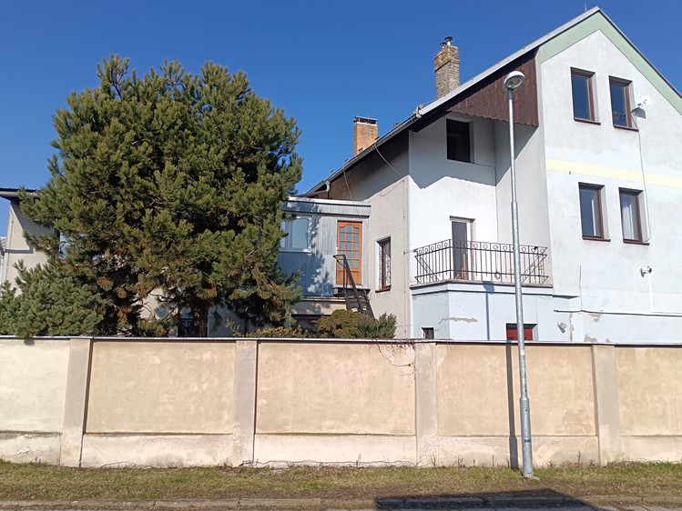Prodej rodinného domu 263 m², pozemek 306 m² - foto 2
