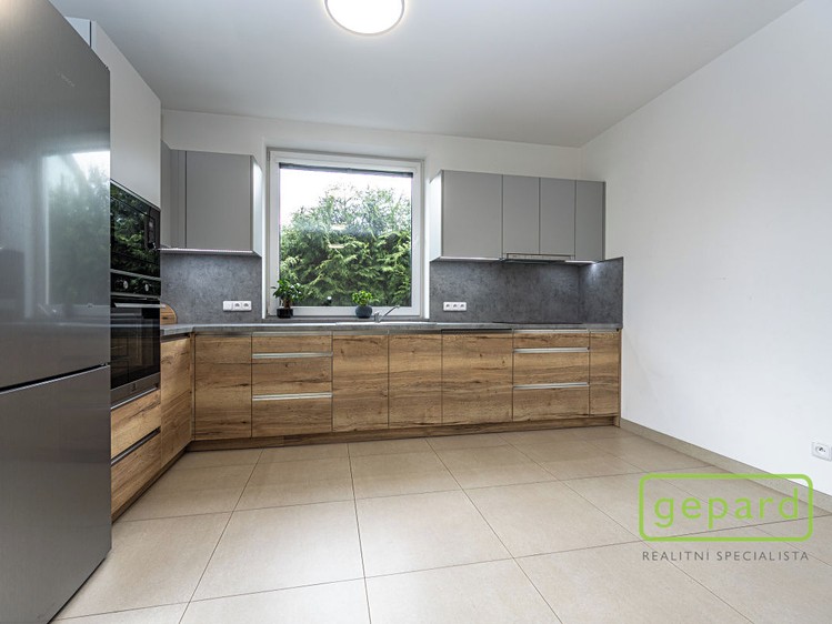 Prodej rodinného domu 123 m², pozemek 400 m² - foto 4