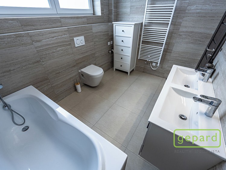 Prodej rodinného domu 123 m², pozemek 400 m² - foto 6