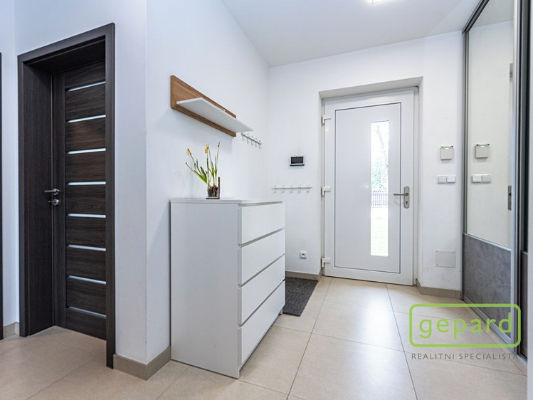 Prodej rodinného domu 123 m², pozemek 400 m² - foto 8