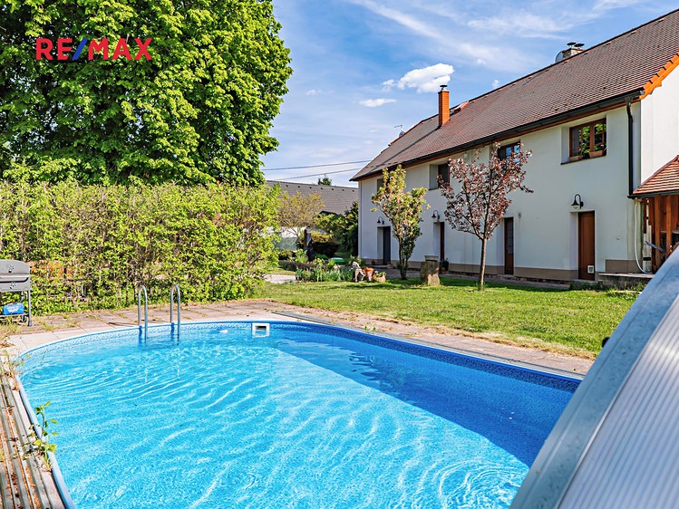 Prodej rodinného domu 180 m², pozemek 3 249 m² - foto 2