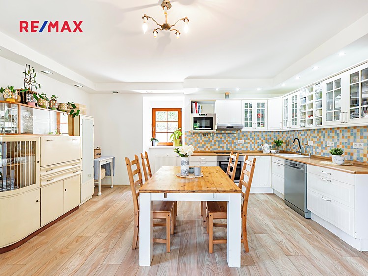 Prodej rodinného domu 180 m², pozemek 3 249 m² - foto 3