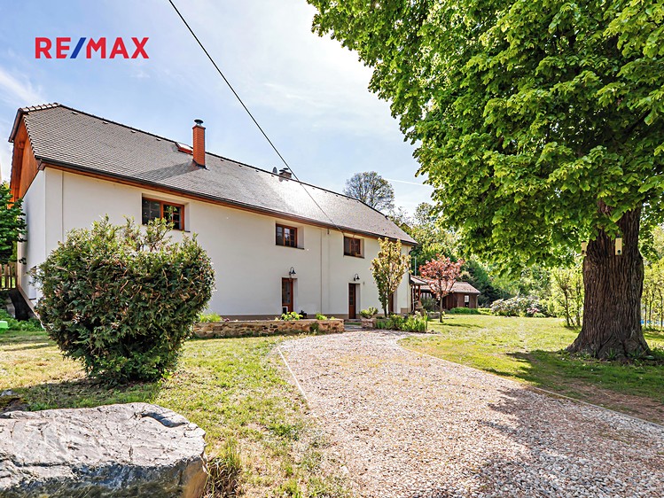 Prodej rodinného domu 180 m², pozemek 3 249 m² - foto 1