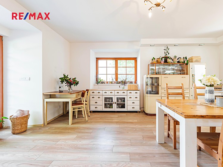 Prodej rodinného domu 180 m², pozemek 3 249 m² - foto 6