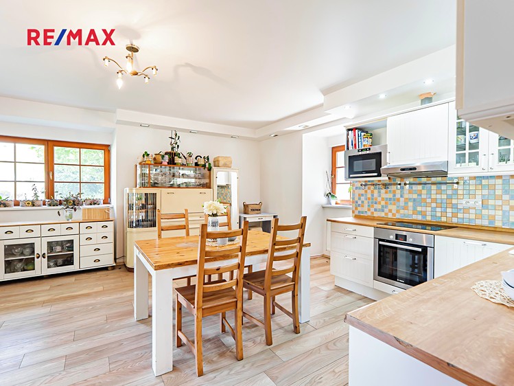 Prodej rodinného domu 180 m², pozemek 3 249 m² - foto 7