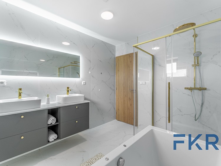 Prodej rodinného domu 143 m², pozemek 389 m² - foto 3
