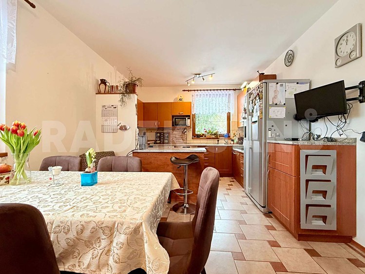 Prodej rodinného domu 250 m², pozemek 1 608 m² - foto 6