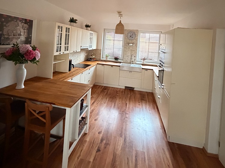 Prodej rodinného domu 105 m², pozemek 229 m² - foto 1
