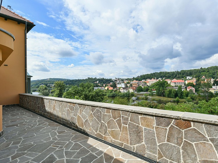 Prodej vily 308 m², pozemek 1 056 m² - foto 6