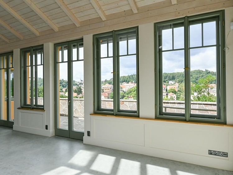 Prodej vily 308 m², pozemek 1 056 m² - foto 5
