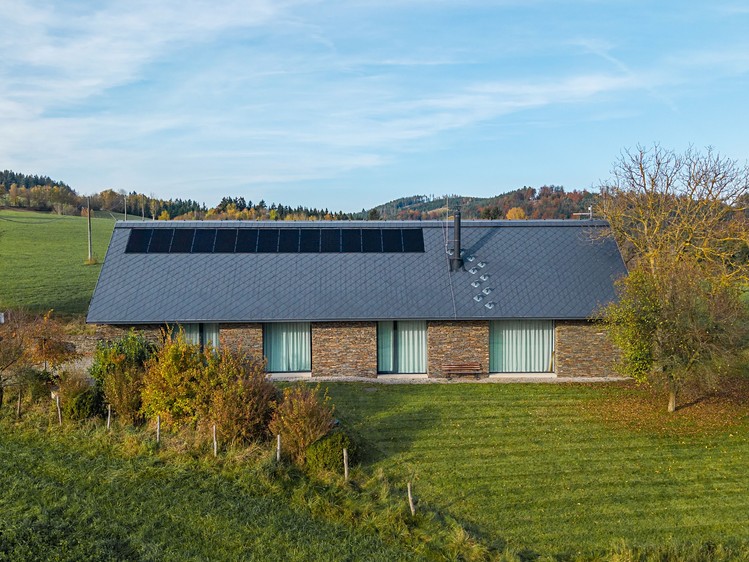 Prodej rodinného domu 197 m², pozemek 4 450 m² - foto 2