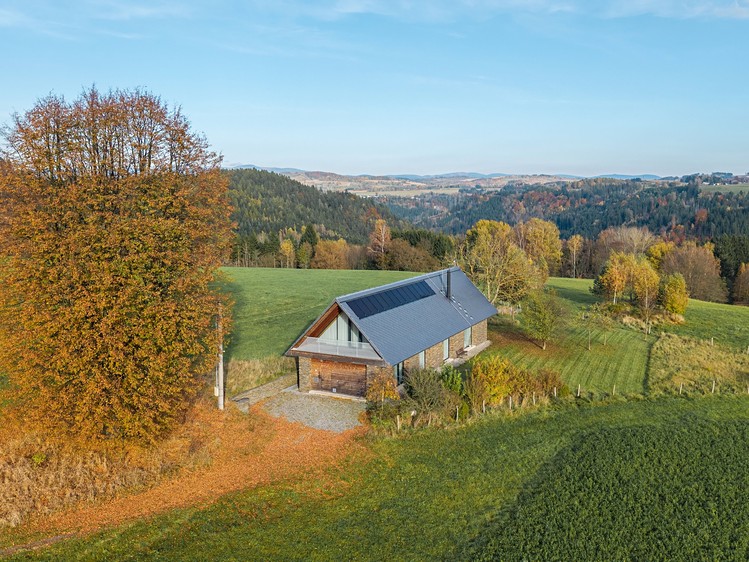 Prodej rodinného domu 197 m², pozemek 4 450 m² - foto 1