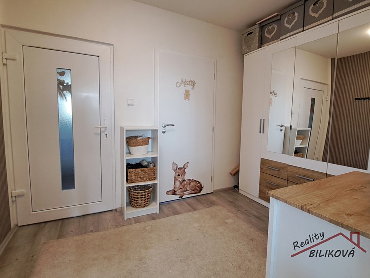 Prodej rodinného domu 175 m², pozemek 979 m² - foto 4