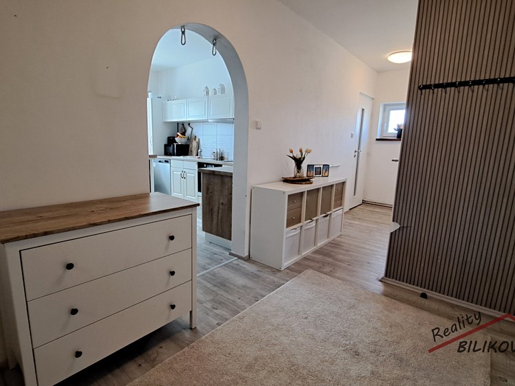 Prodej rodinného domu 175 m², pozemek 979 m² - foto 3