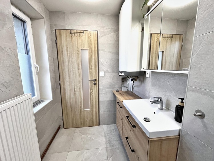 Prodej rodinného domu 105 m², pozemek 380 m² - foto 8