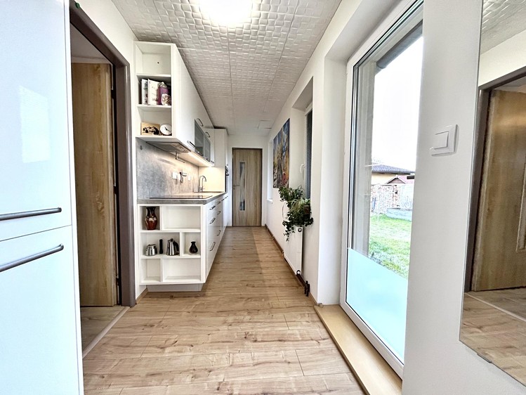 Prodej rodinného domu 105 m², pozemek 380 m² - foto 6