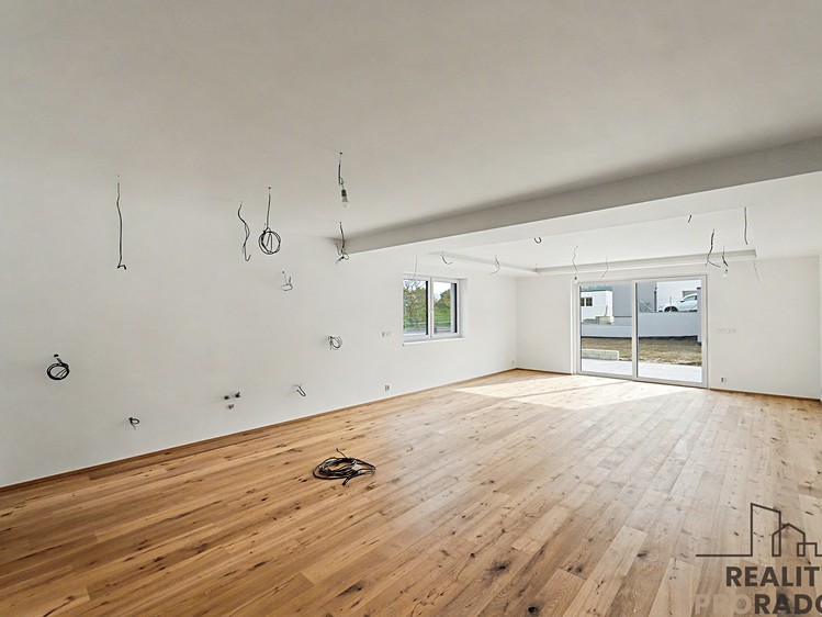 Prodej rodinného domu 241 m², pozemek 810 m² - foto 6