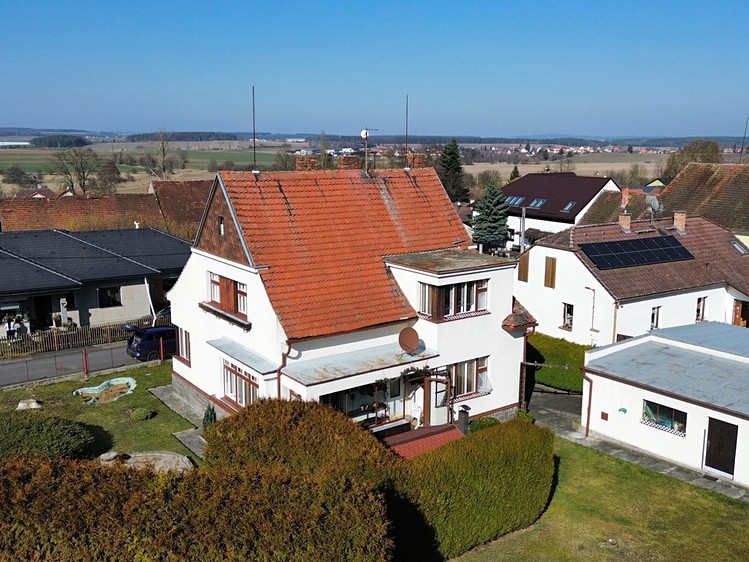 Prodej rodinného domu 170 m², pozemek 1 112 m² - foto 3