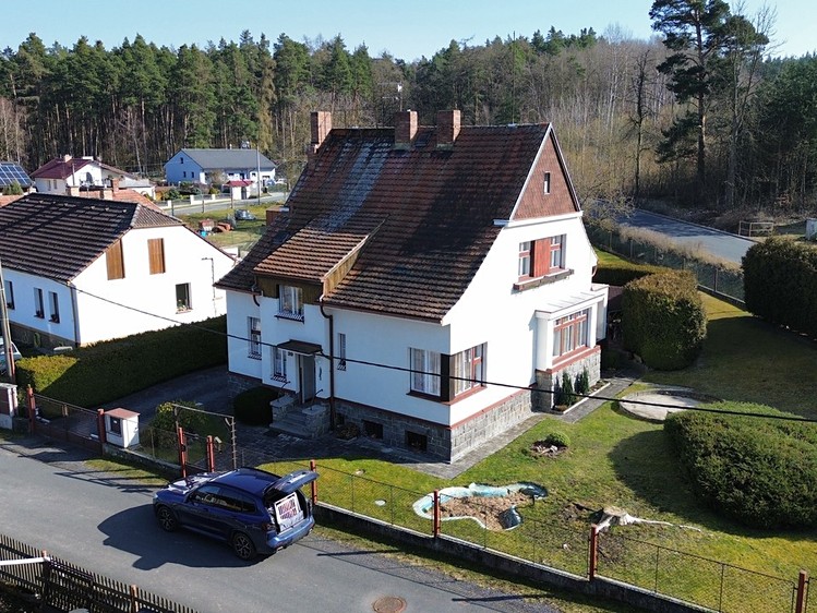 Prodej rodinného domu 170 m², pozemek 1 112 m² - foto 1