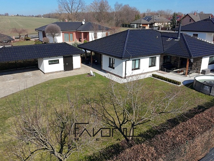 Prodej rodinného domu 137 m², pozemek 1 008 m² - foto 3