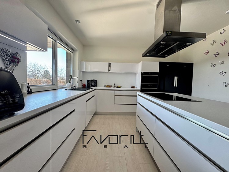 Prodej rodinného domu 137 m², pozemek 1 008 m² - foto 5