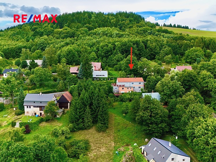 Prodej rodinného domu 200 m², pozemek 722 m² - foto 1