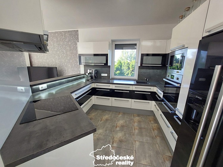 Prodej  rodinného domu 132 m², pozemek 1 117 m² - foto 4