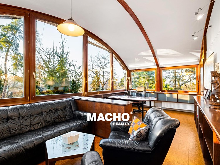 Prodej vily 248 m², pozemek 1 165 m² - foto 4