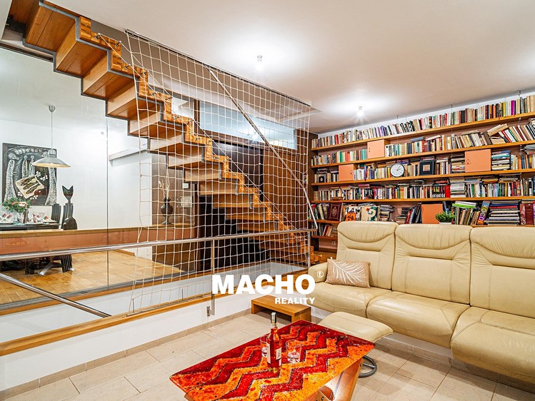 Prodej vily 248 m², pozemek 1 165 m² - foto 5