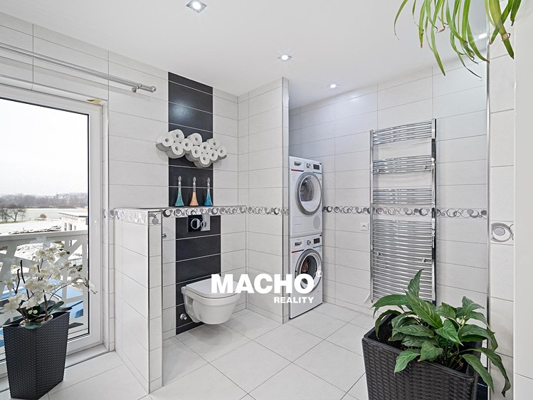 Prodej rodinného domu 220 m², pozemek 458 m² - foto 6